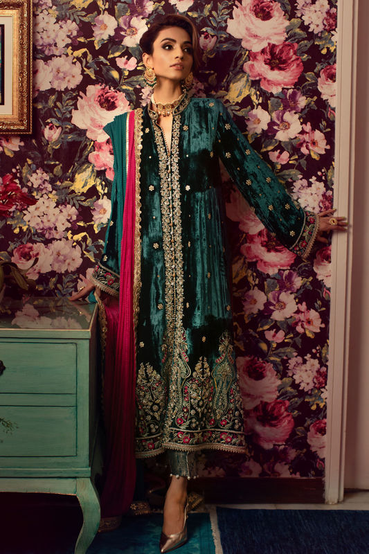 Annus Abrar - Women's clothing Designer. Velvets
